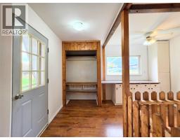 5753 Columbia Avenue, Edgewater, BC V0A1E0 Photo 18