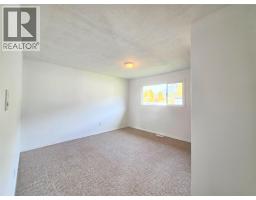 Primary Bedroom - 5753 Columbia Avenue, Edgewater, BC V0A1E0 Photo 6