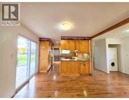 5753 Columbia Avenue, Edgewater, BC V0A1E0 Photo 9