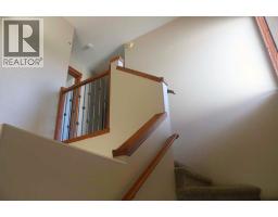3pc Bathroom - 11 Northlands Crescent Ne, Medicine Hat, AB T1C2A9 Photo 6