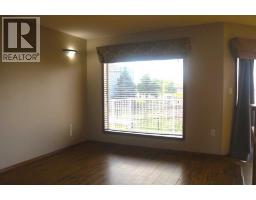 Bedroom - 11 Northlands Crescent Ne, Medicine Hat, AB T1C2A9 Photo 8