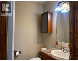 4pc Bathroom - 11 Northlands Crescent Ne, Medicine Hat, AB T1C2A9 Photo 11