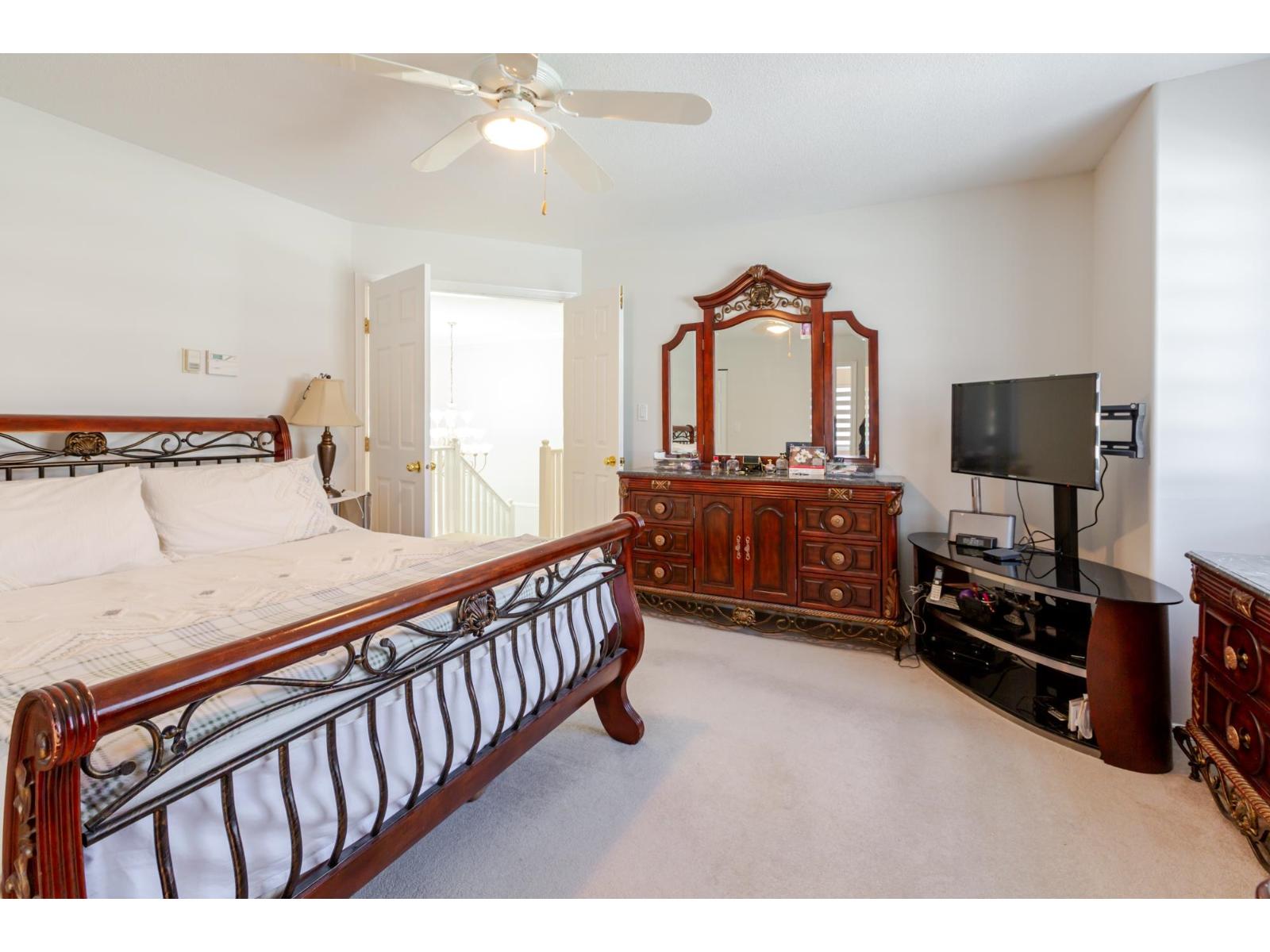 Photo 30 of 40