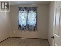 11 Northlands Crescent Ne, Medicine Hat, AB T1C2A9 Photo 18