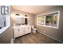 ensuite/laundry