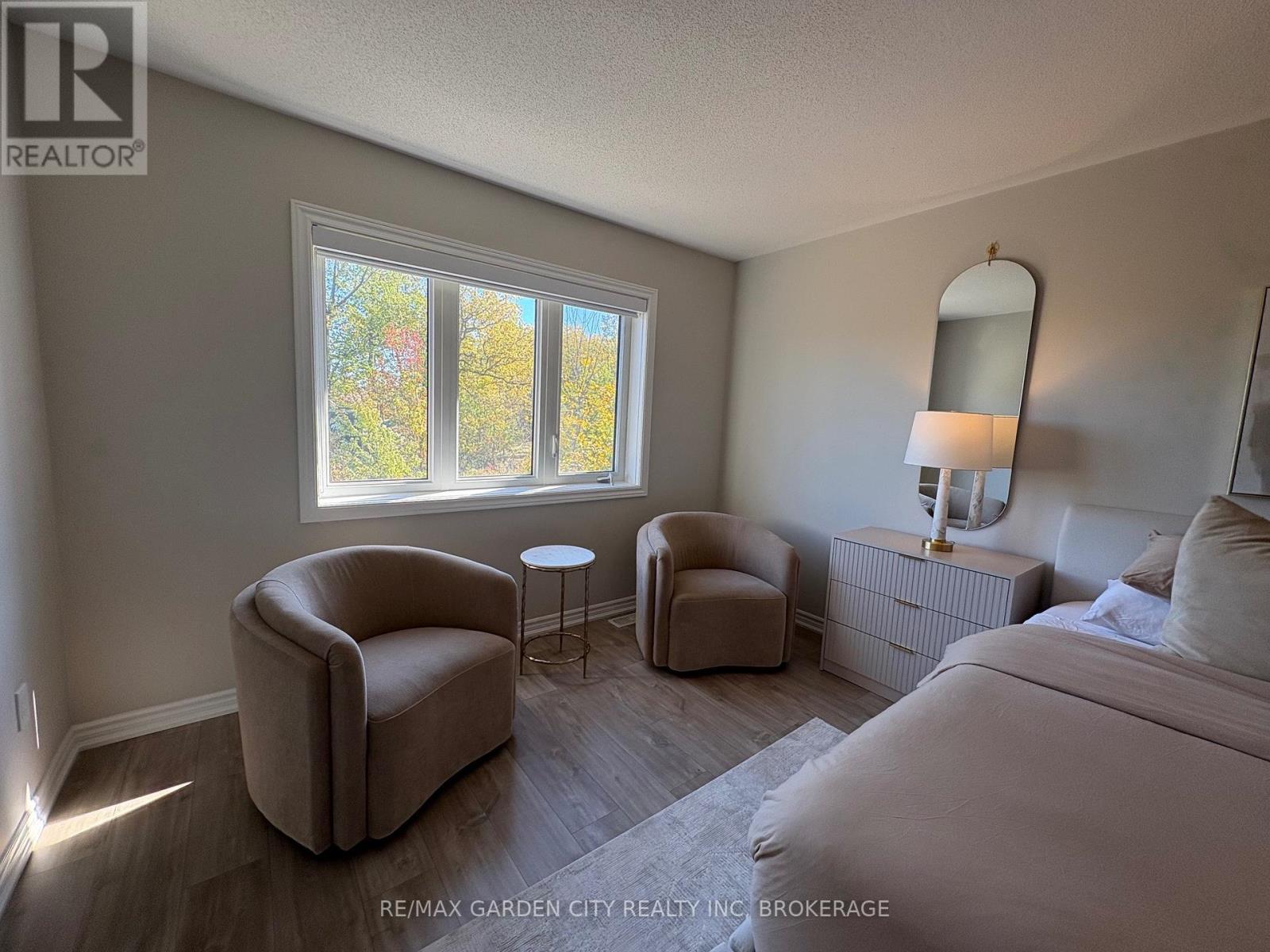 7460 Baycrest — photo 23