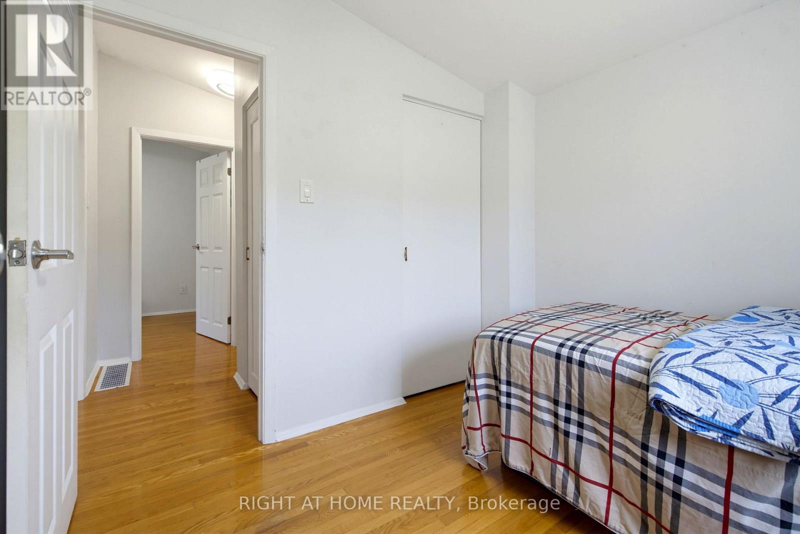 75 BLOOMINGTON CRESCENT - Image 17