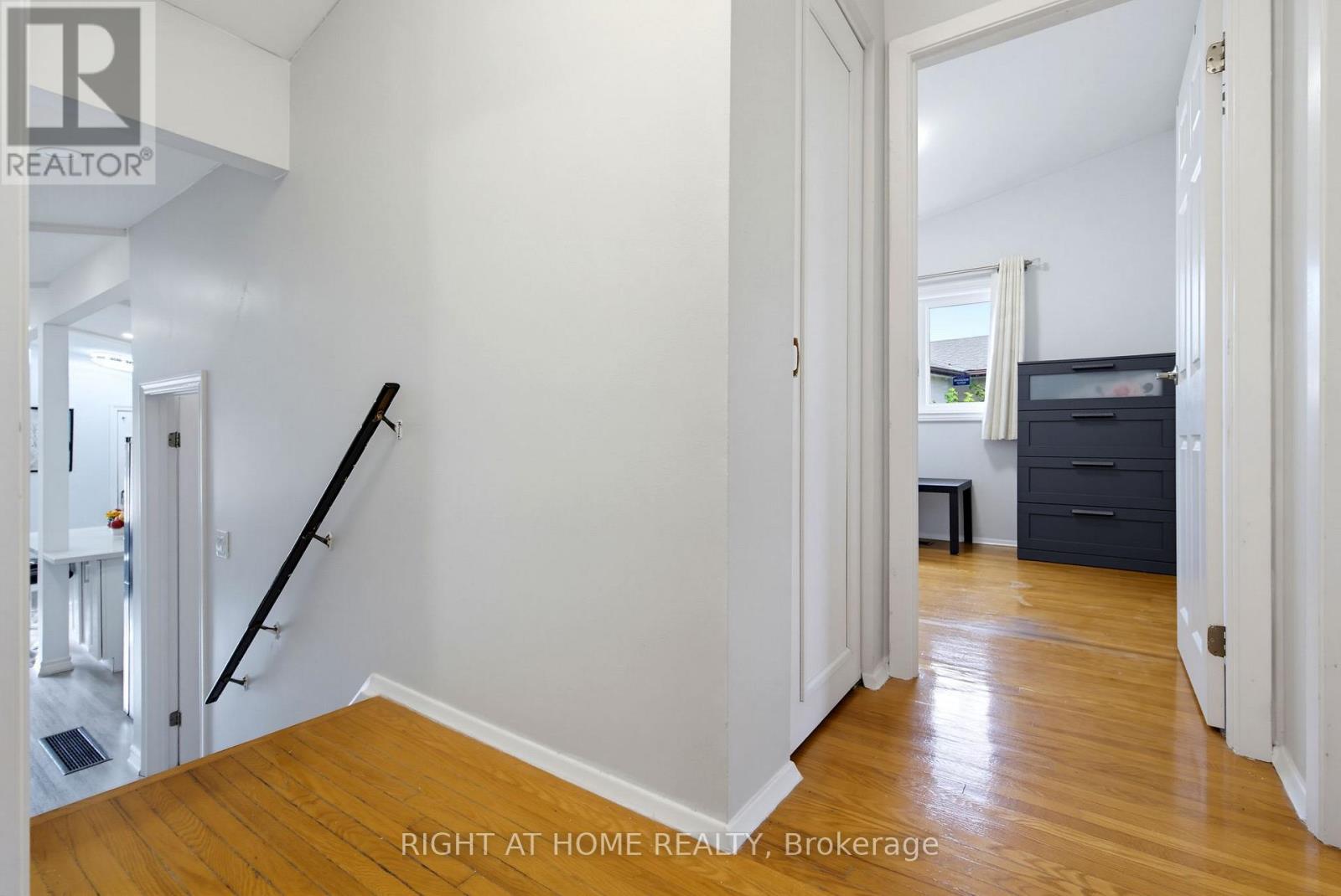 75 BLOOMINGTON CRESCENT - Image 13
