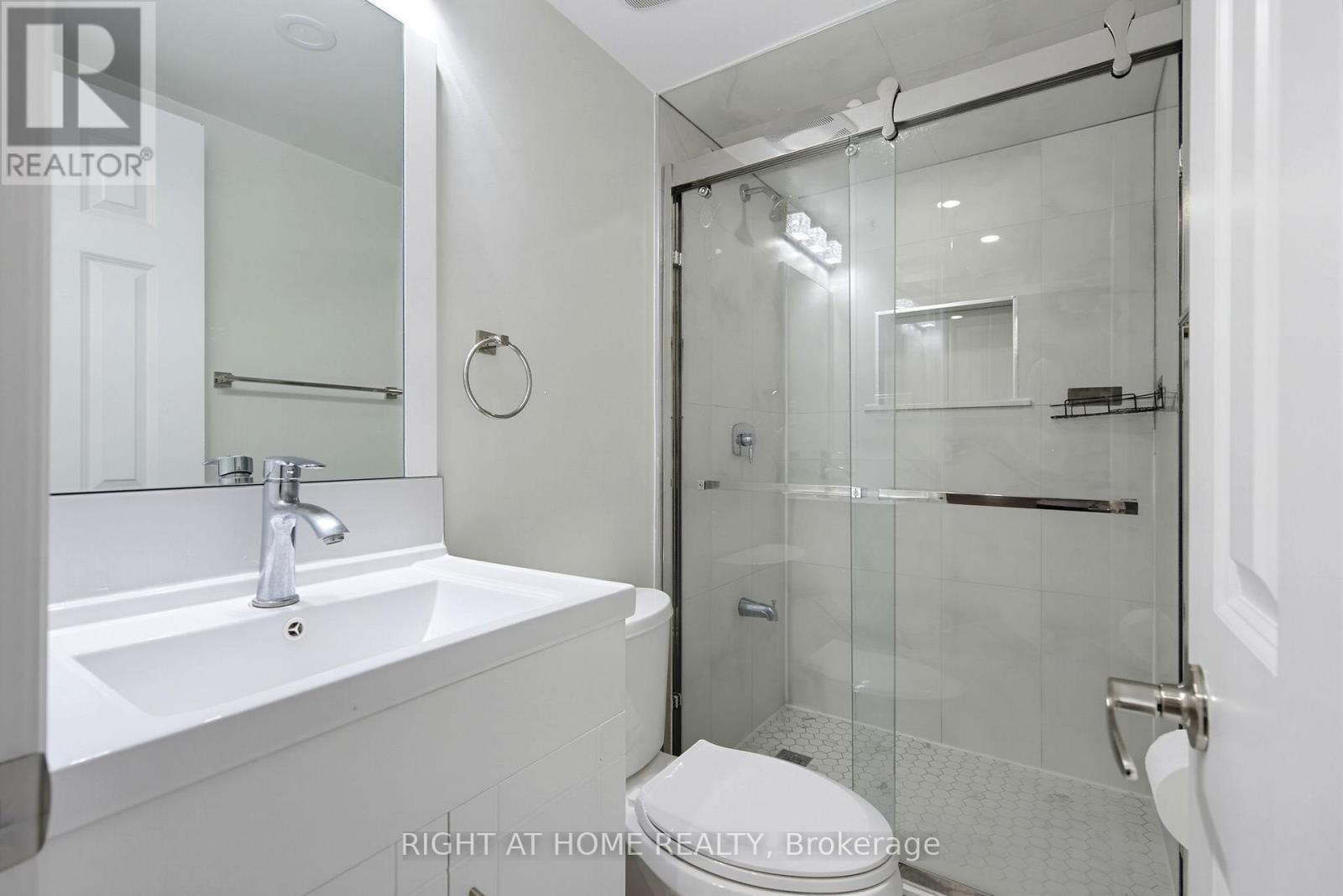 75 BLOOMINGTON CRESCENT - Image 28