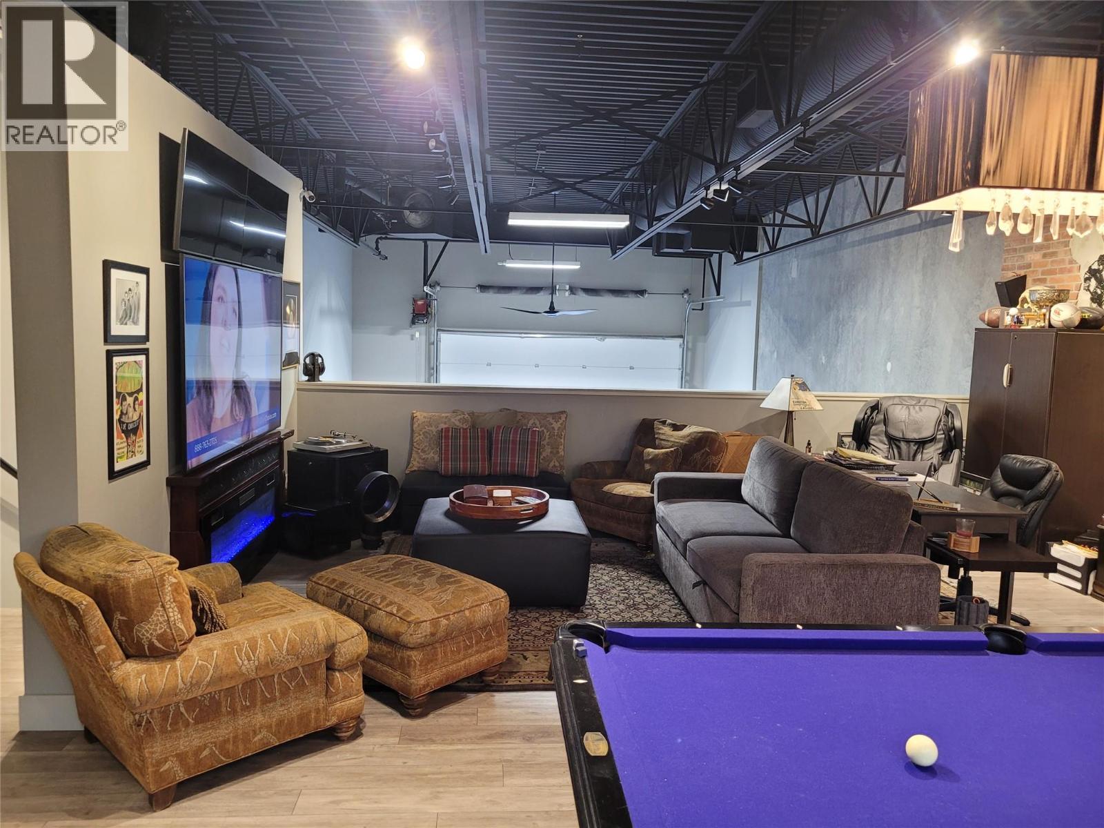 2110 Matrix Crescent Unit# 9, Kelowna
