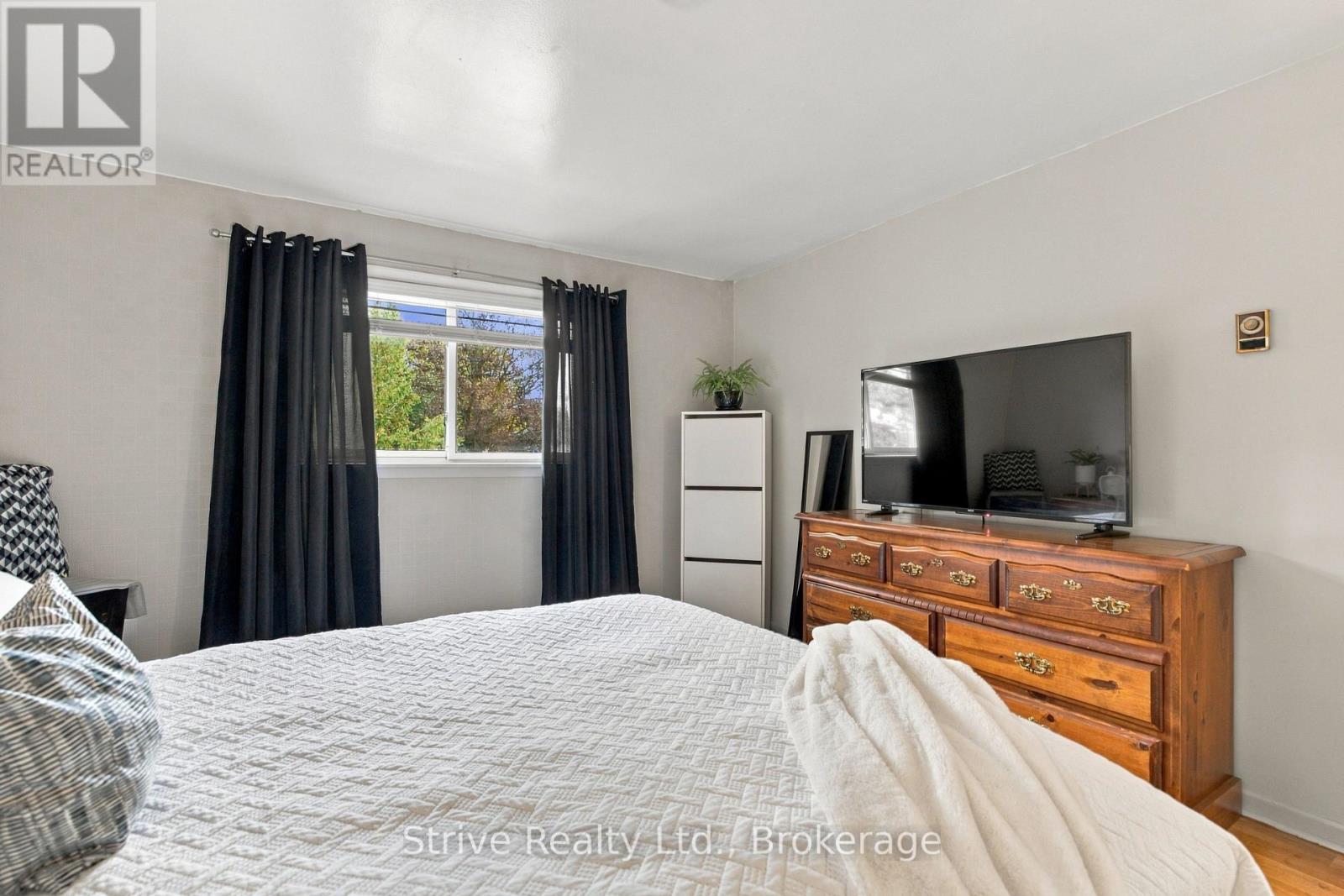 76 Waverley Road — photo 31