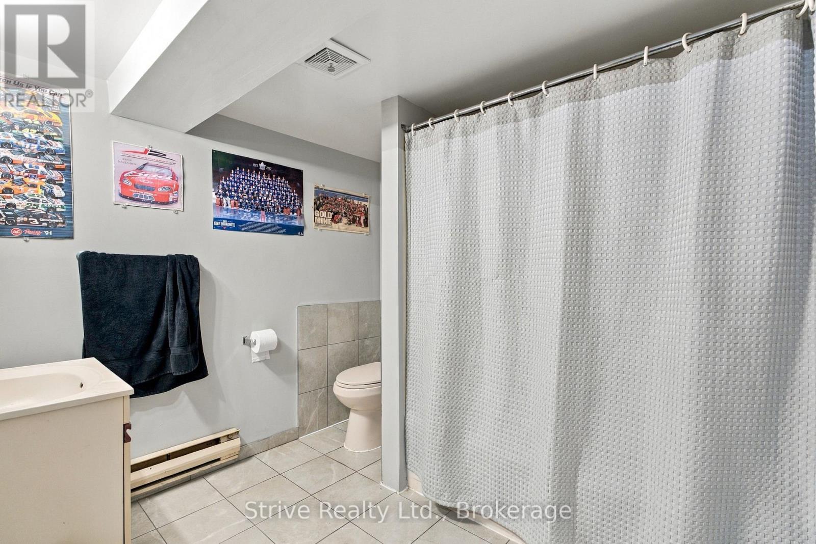76 Waverley Road — photo 37