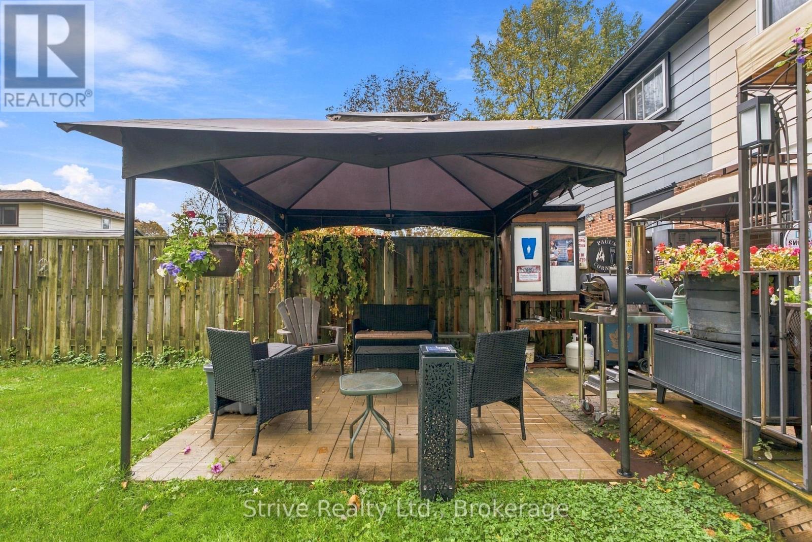 76 Waverley Road — photo 42