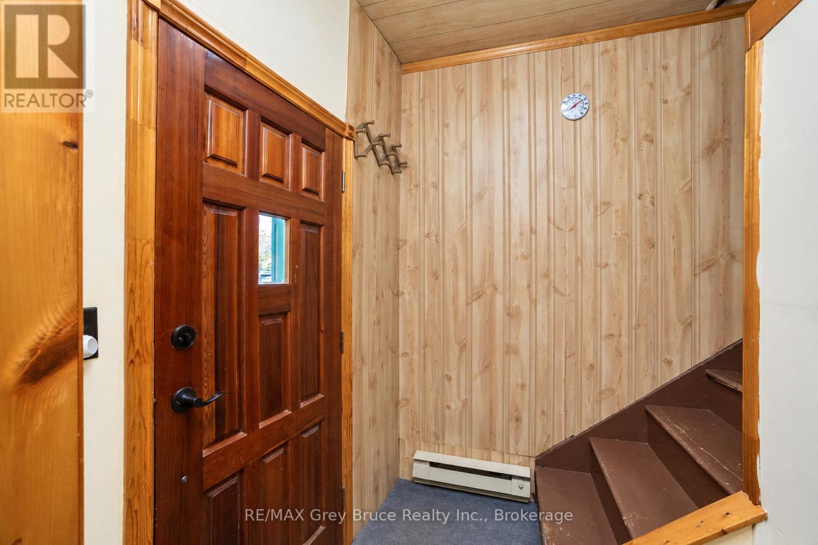 213 Victoria Street — photo 16