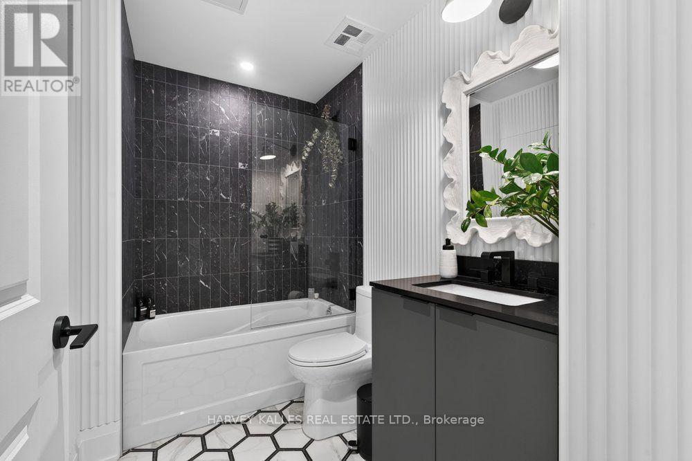 123 Portland Street — photo 3
