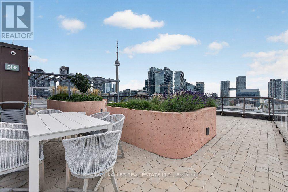 123 Portland Street — photo 32