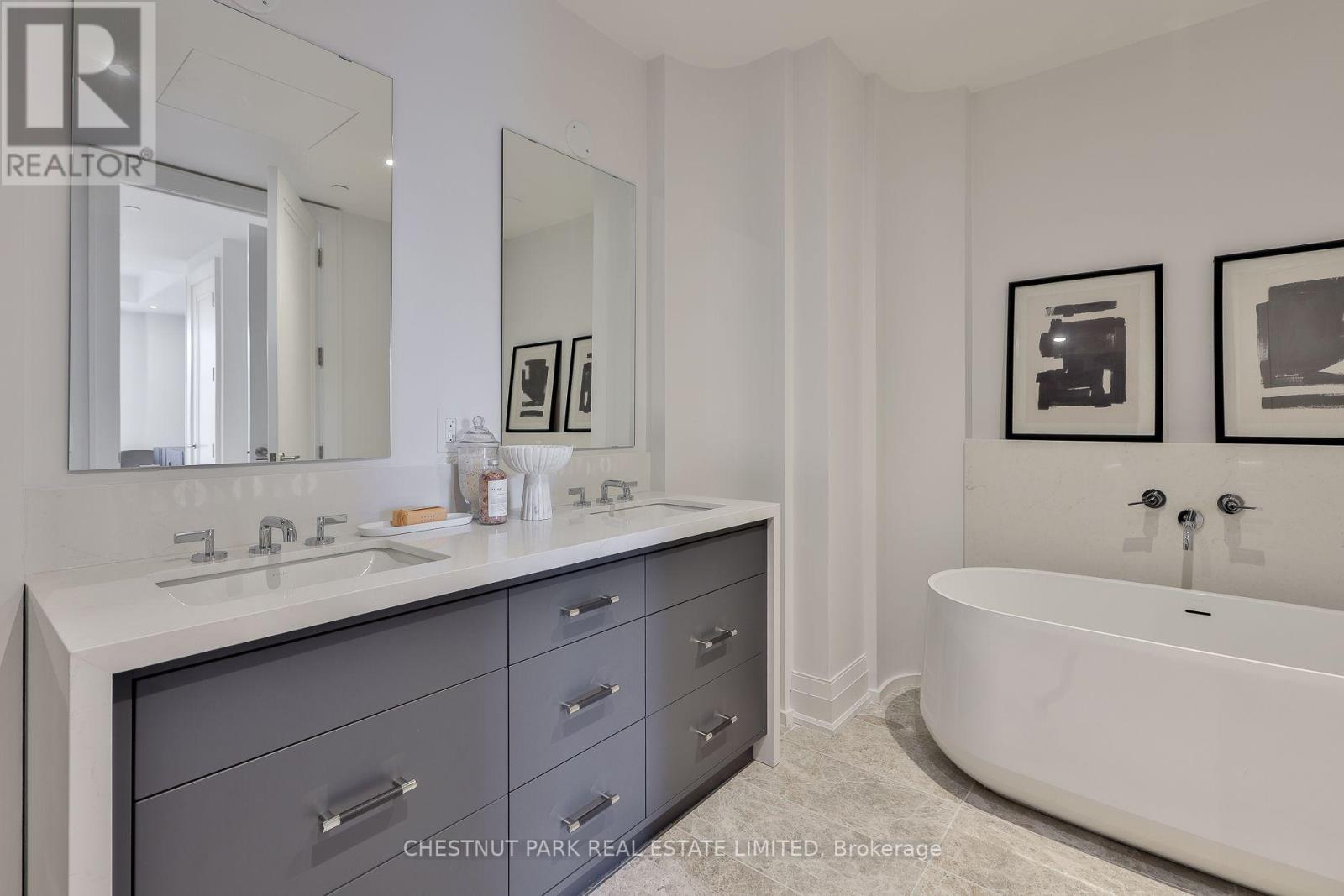 #301 10 PRINCE ARTHUR AVENUE - 33