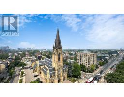 1004 - 111 Bathurst Street, Toronto, ON M5V2R1 Photo 10