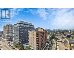 1004 - 111 Bathurst Street, Toronto, ON M5V2R1 Photo 12