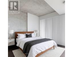 1004 - 111 Bathurst Street, Toronto, ON M5V2R1 Photo 6