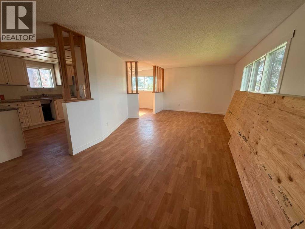 700 8 Street - 9