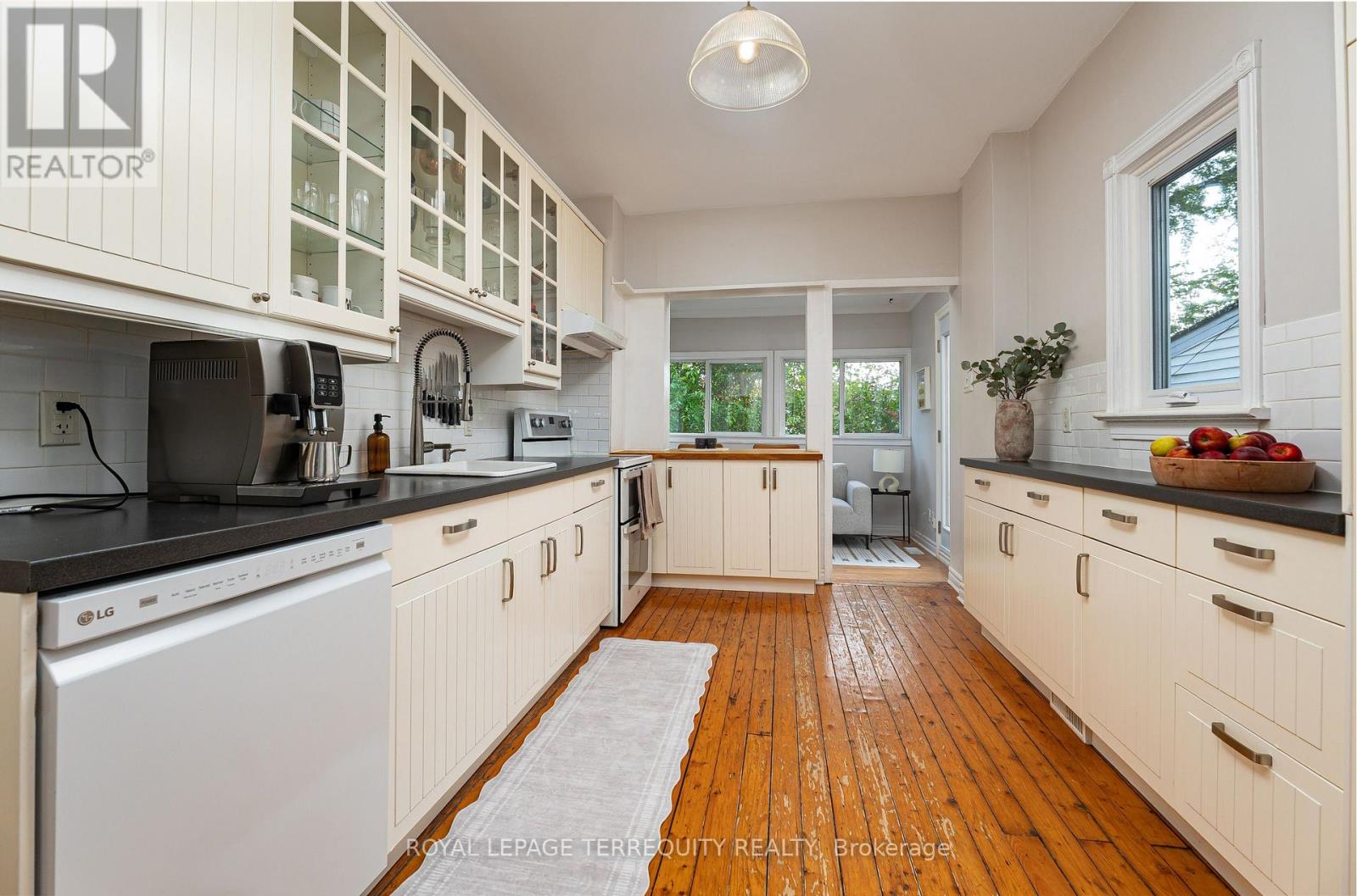 45 Dingwall Avenue, Toronto, ON photo 11