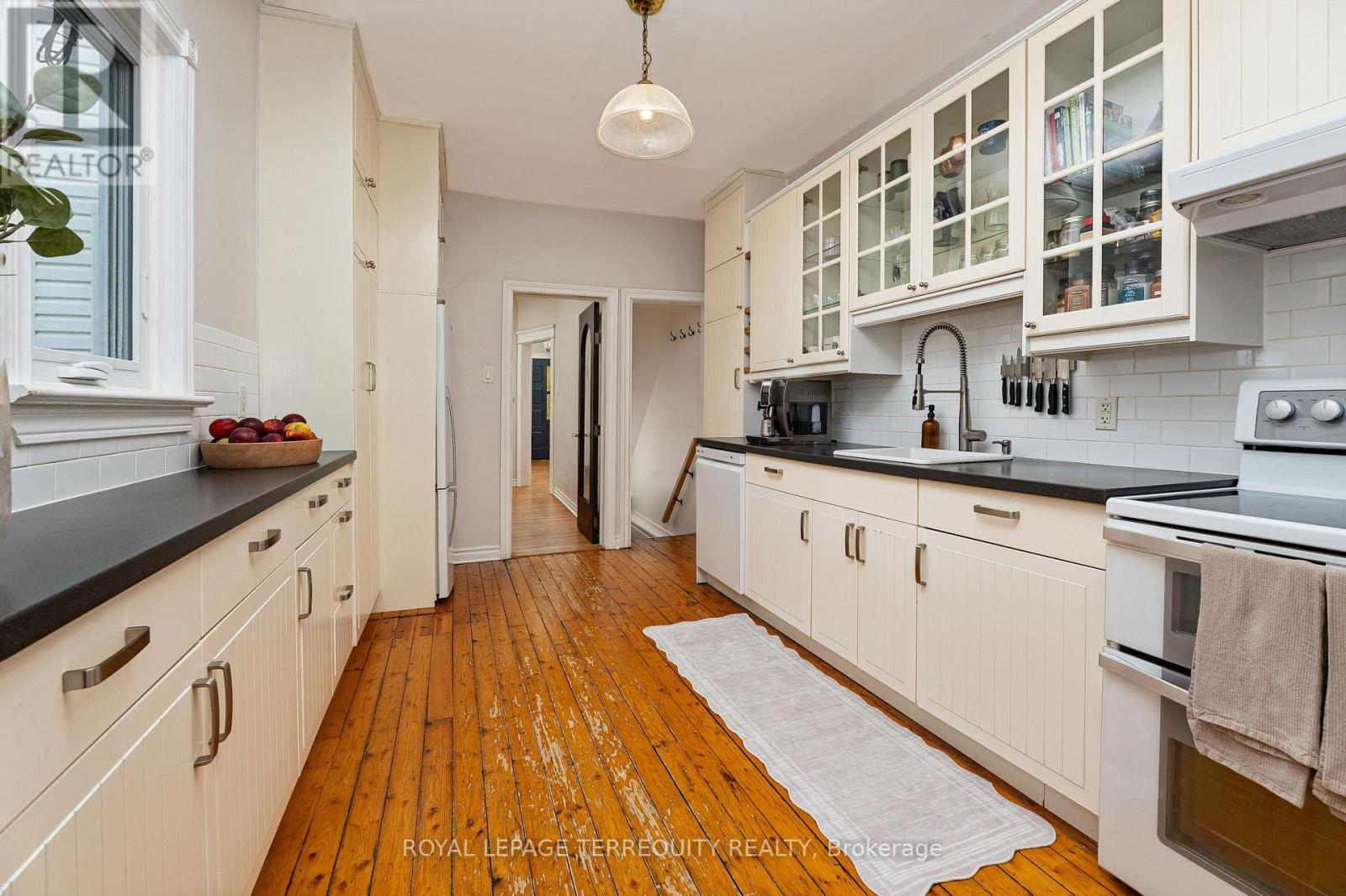 45 Dingwall Avenue, Toronto, ON photo 14