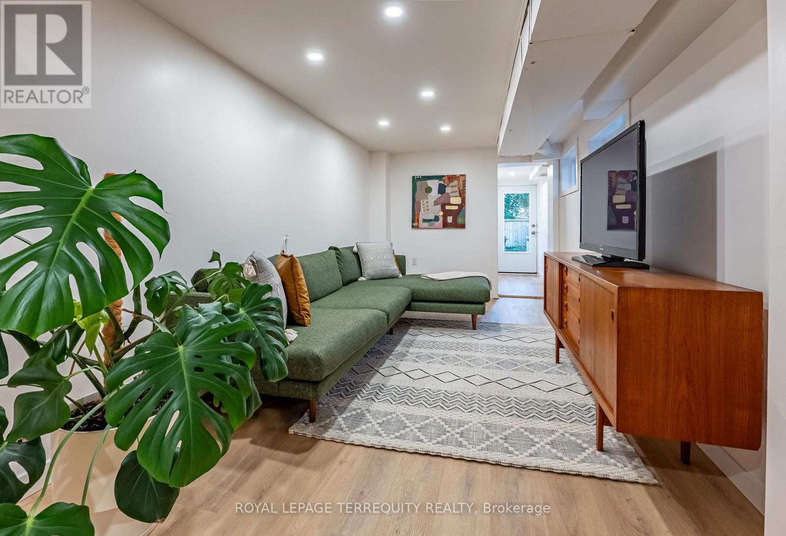 45 Dingwall Avenue, Toronto, ON photo 22