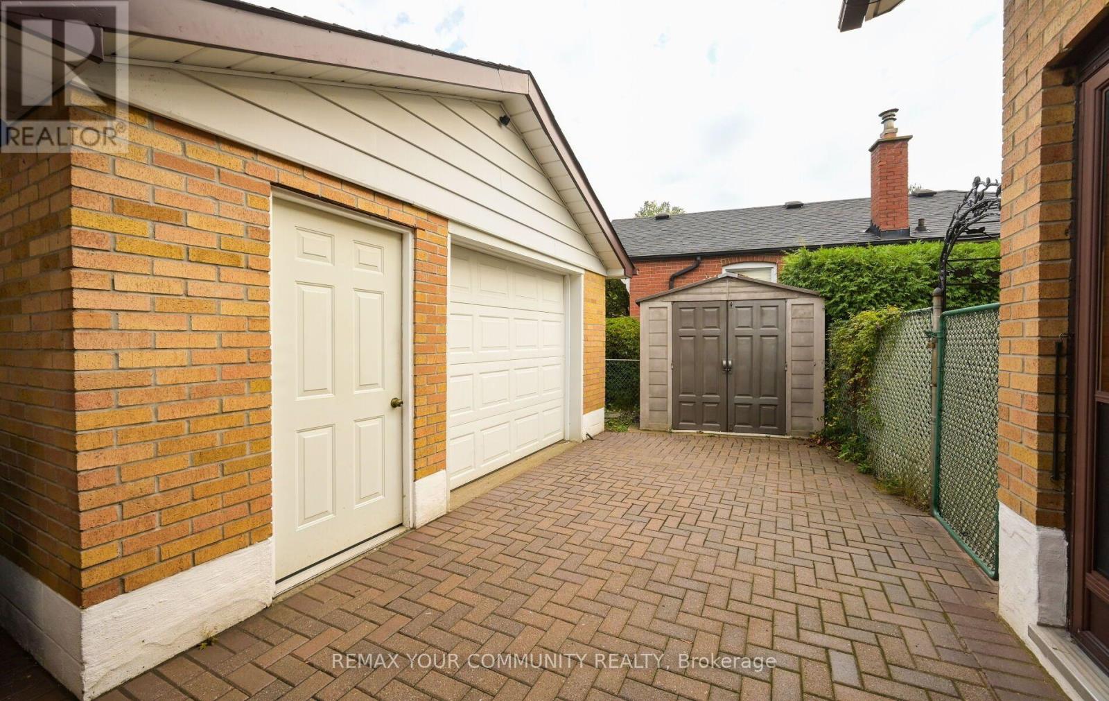 4 Hughes Place, Toronto, ON photo 27