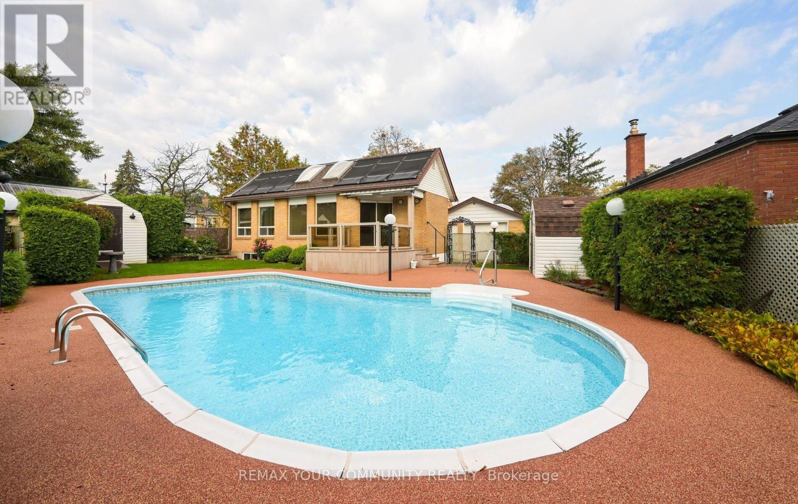 4 Hughes Place, Toronto, ON photo 32
