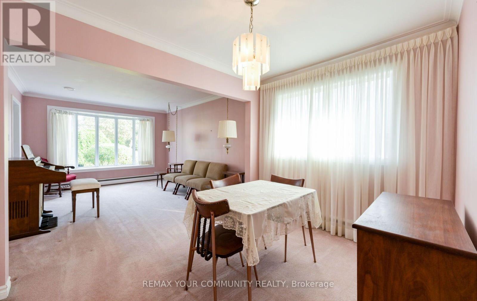 4 Hughes Place, Toronto, ON photo 6