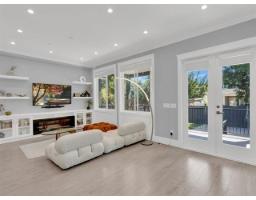 15456 Russell Avenue, White Rock, BC V4B2R3 Photo 14