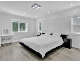 15456 Russell Avenue, White Rock, BC V4B2R3 Photo 18