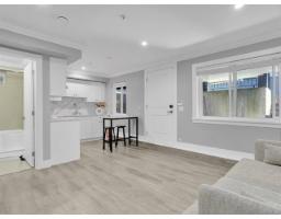 15456 Russell Avenue, White Rock, BC V4B2R3 Photo 21