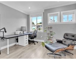 15456 Russell Avenue, White Rock, BC V4B2R3 Photo 20