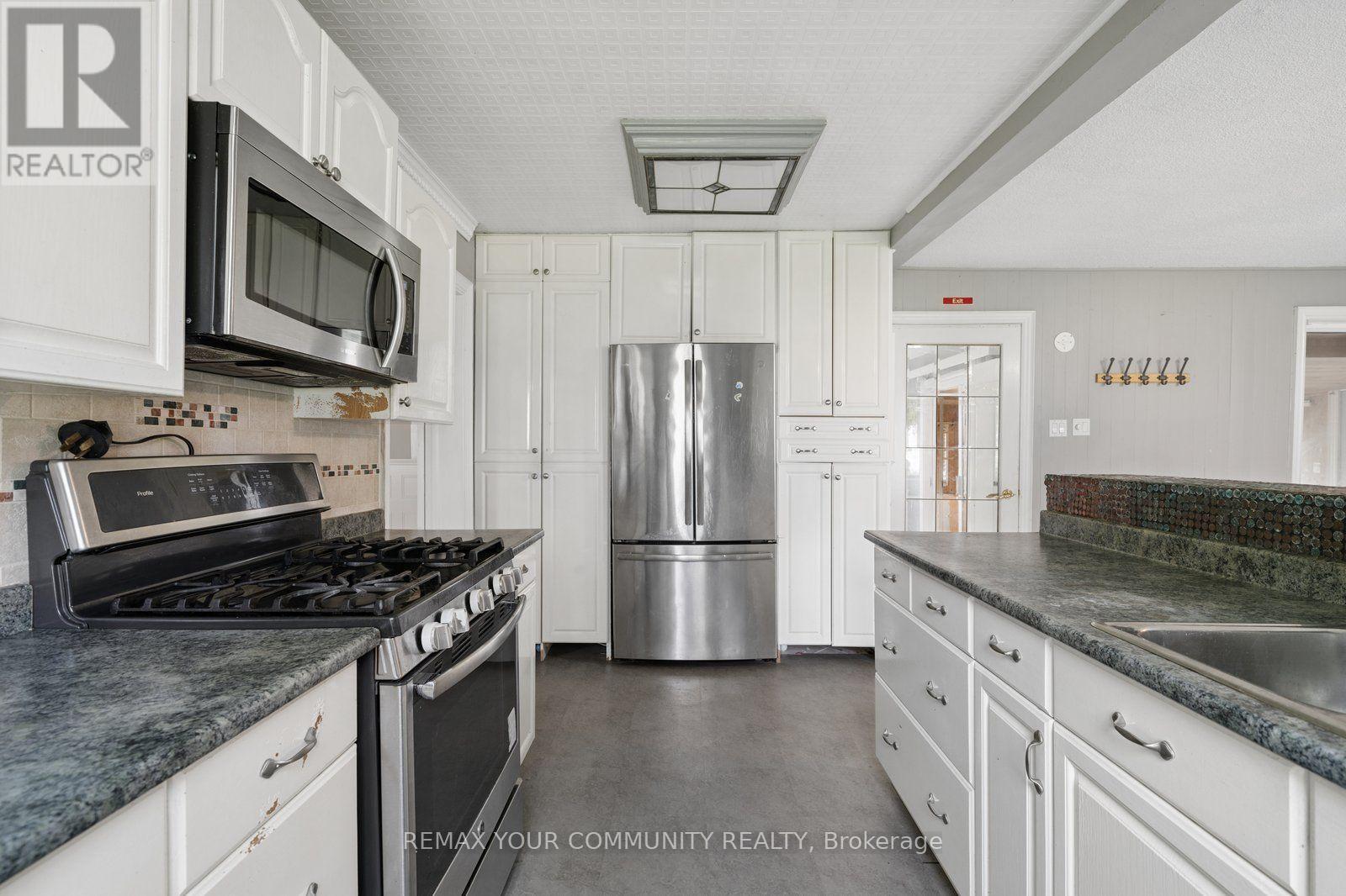 5440 YONGE STREET - 12