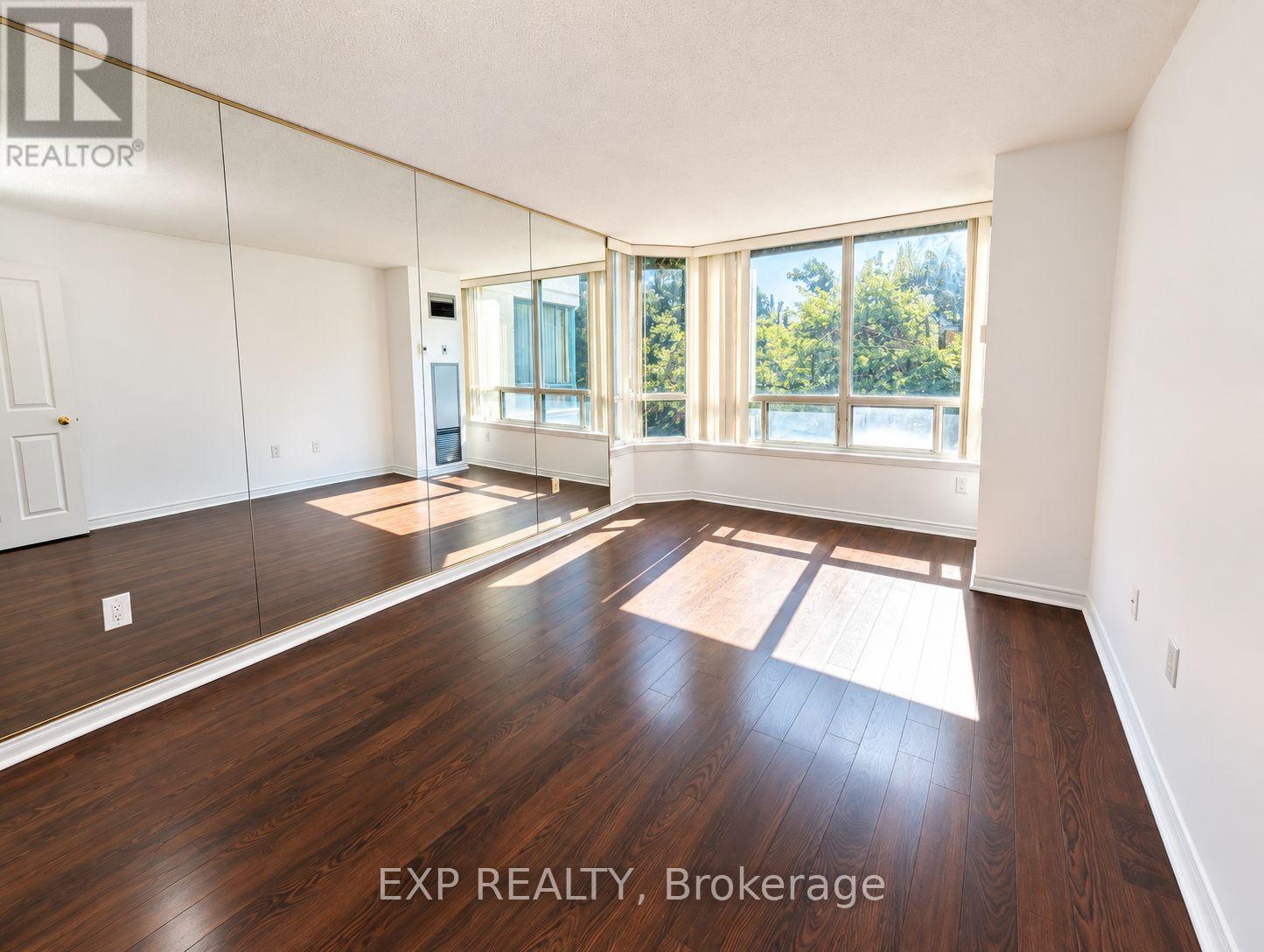 7250 Yonge Street — photo 15