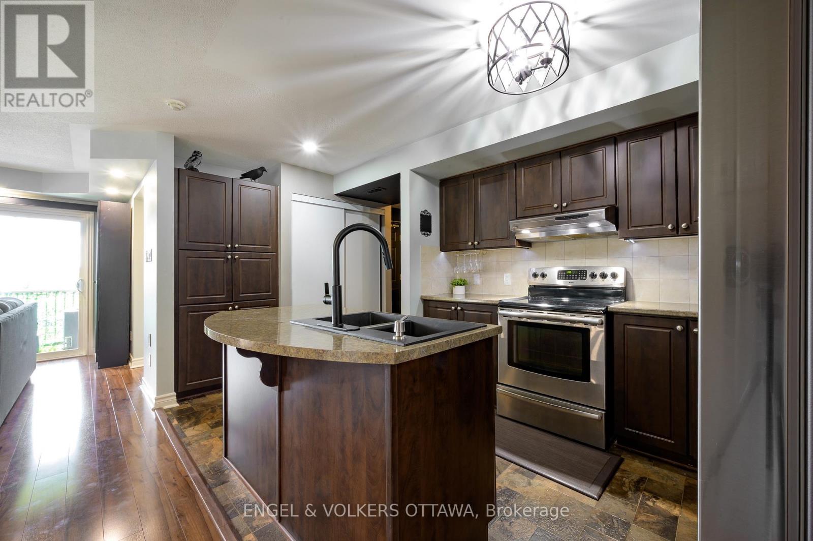 #7 50 BARNSTONE DRIVE - 10
