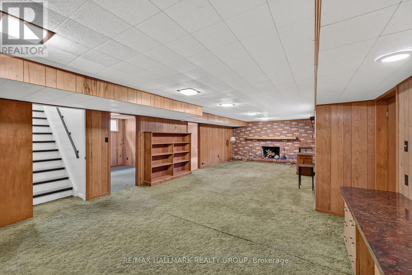 1471 ORCHARD AVENUE - 36