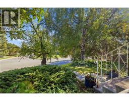 944 Canna Crescent SW - photo 3