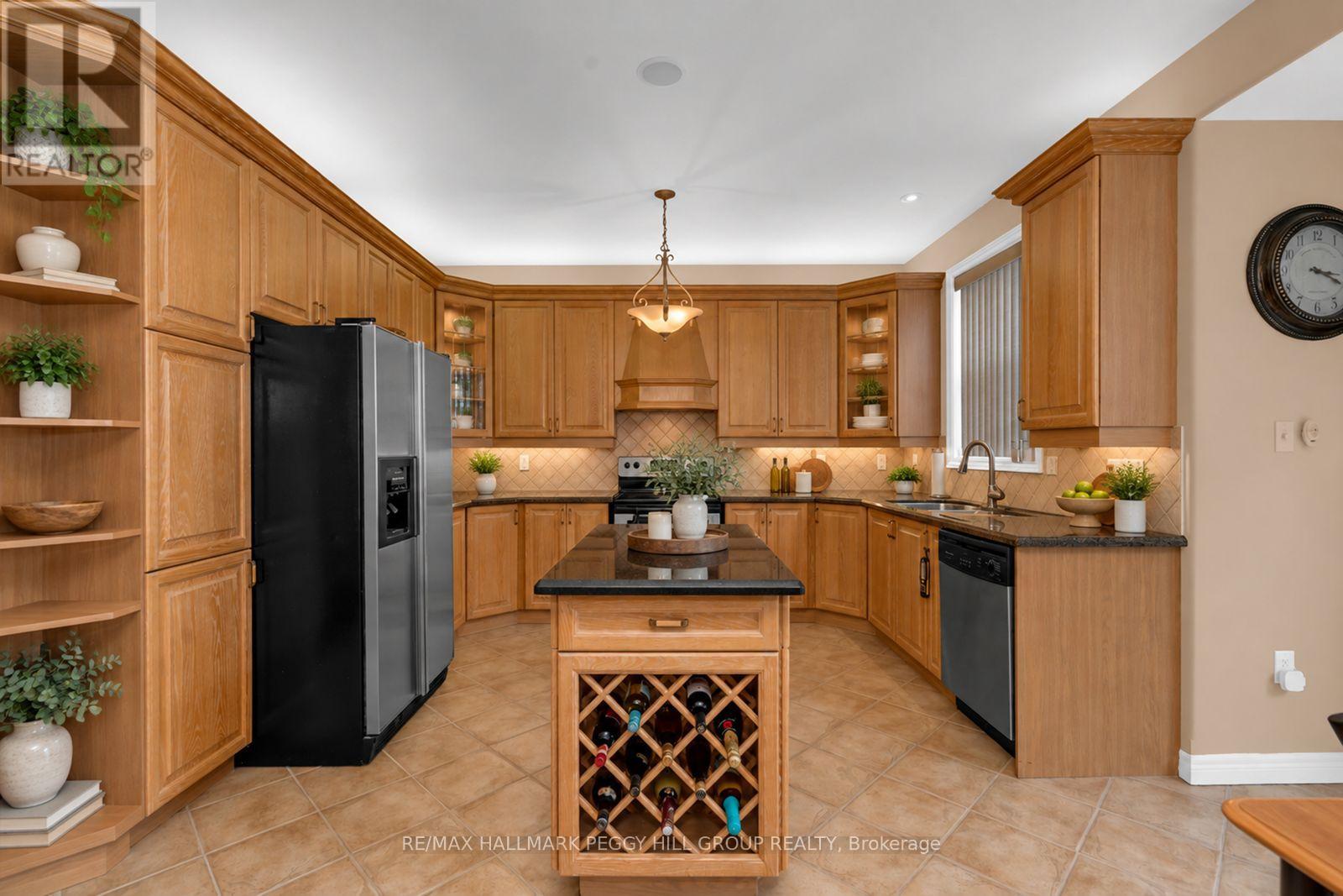 5 Sandringham Drive, Barrie, ON photo 3