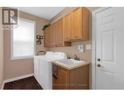 Laundry room - 5 Sandringham Drive, Barrie, ON L4N0J9 Photo 7
