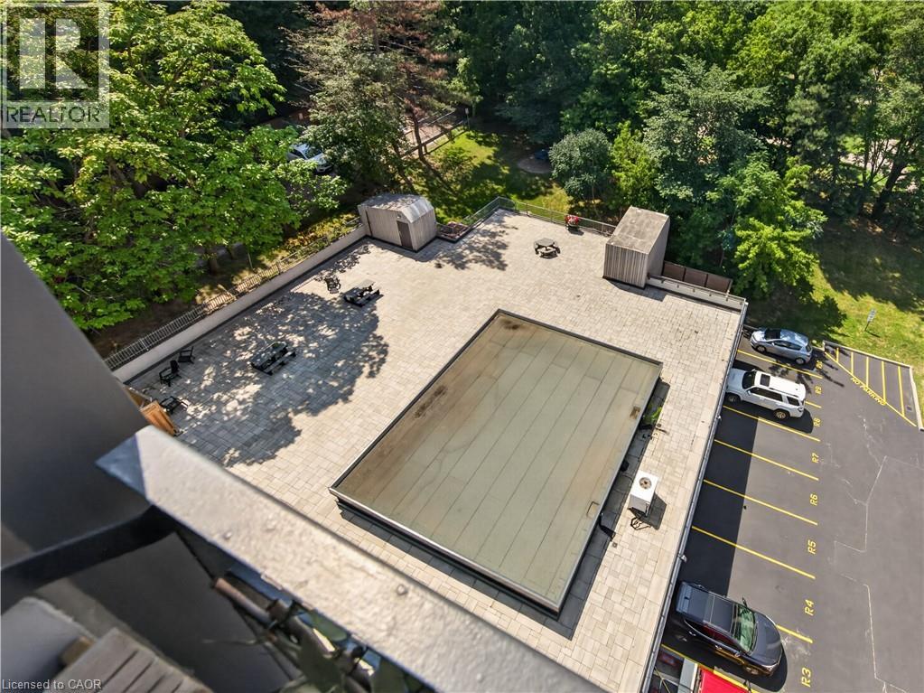 150 Charlton Avenue East — photo 26
