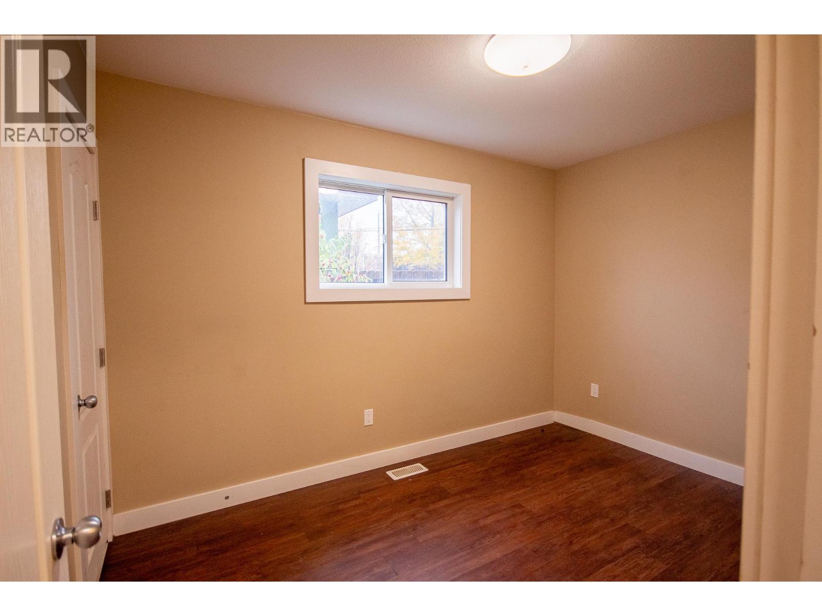 1536 96 Avenue - 9