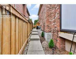 1012 Oak Meadow Road, Oakville, ON L6M1J7 Photo 45