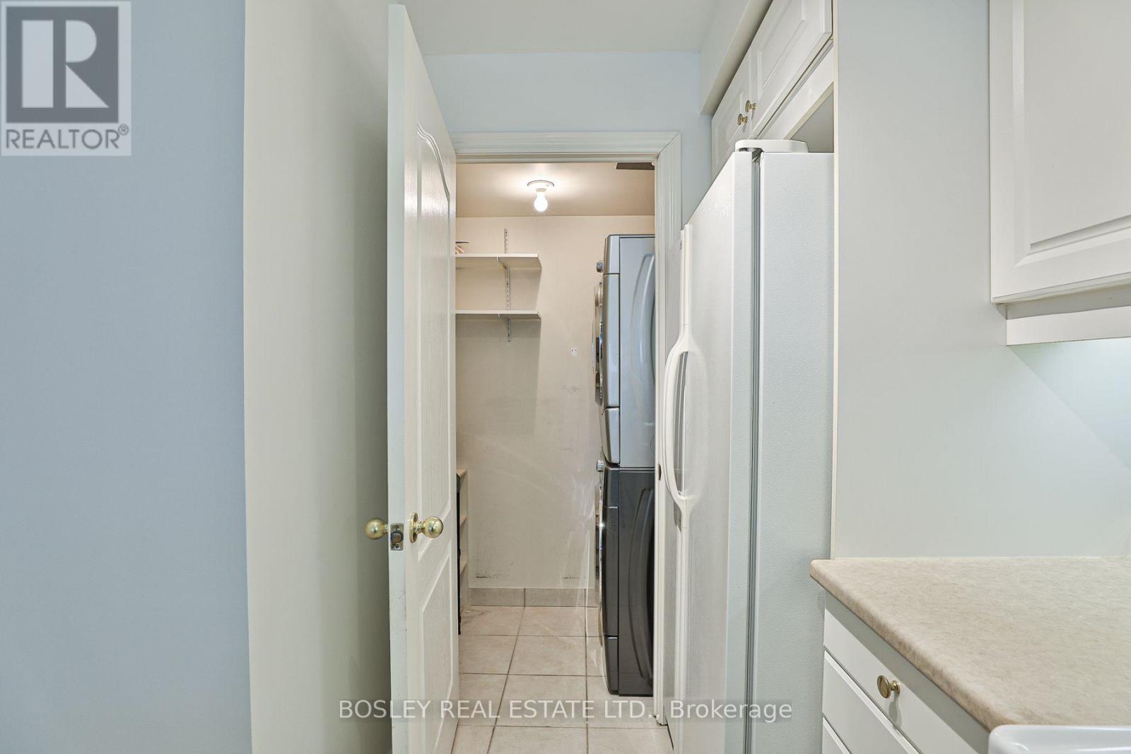 2111 Lake Shore Boulevard West — photo 18