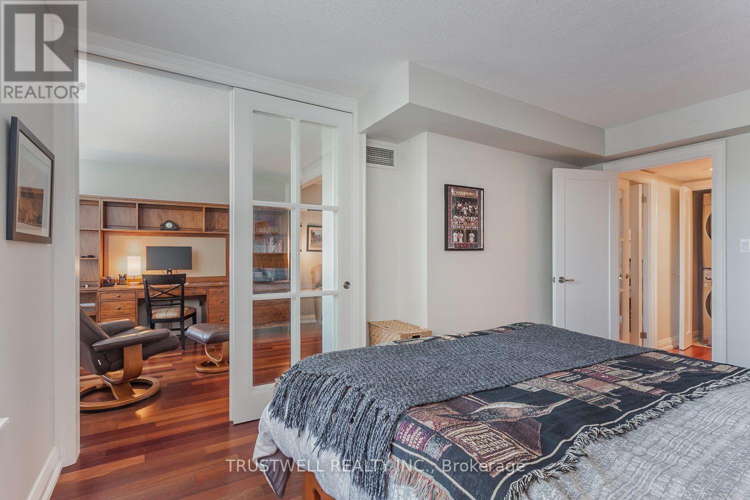 #206 5444 YONGE STREET - 11