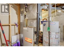 2457 Eastview, Saskatoon, SK S7J3E8 Photo 32