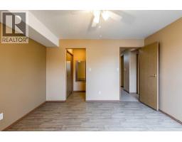 145, 1480 Southview Drive, Medicine Hat, AB T1B3Z3 Photo 24