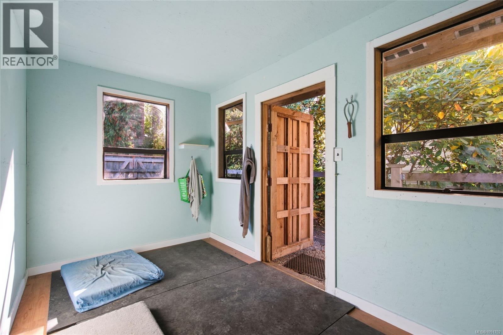 1061 Harlequin Rd - 12